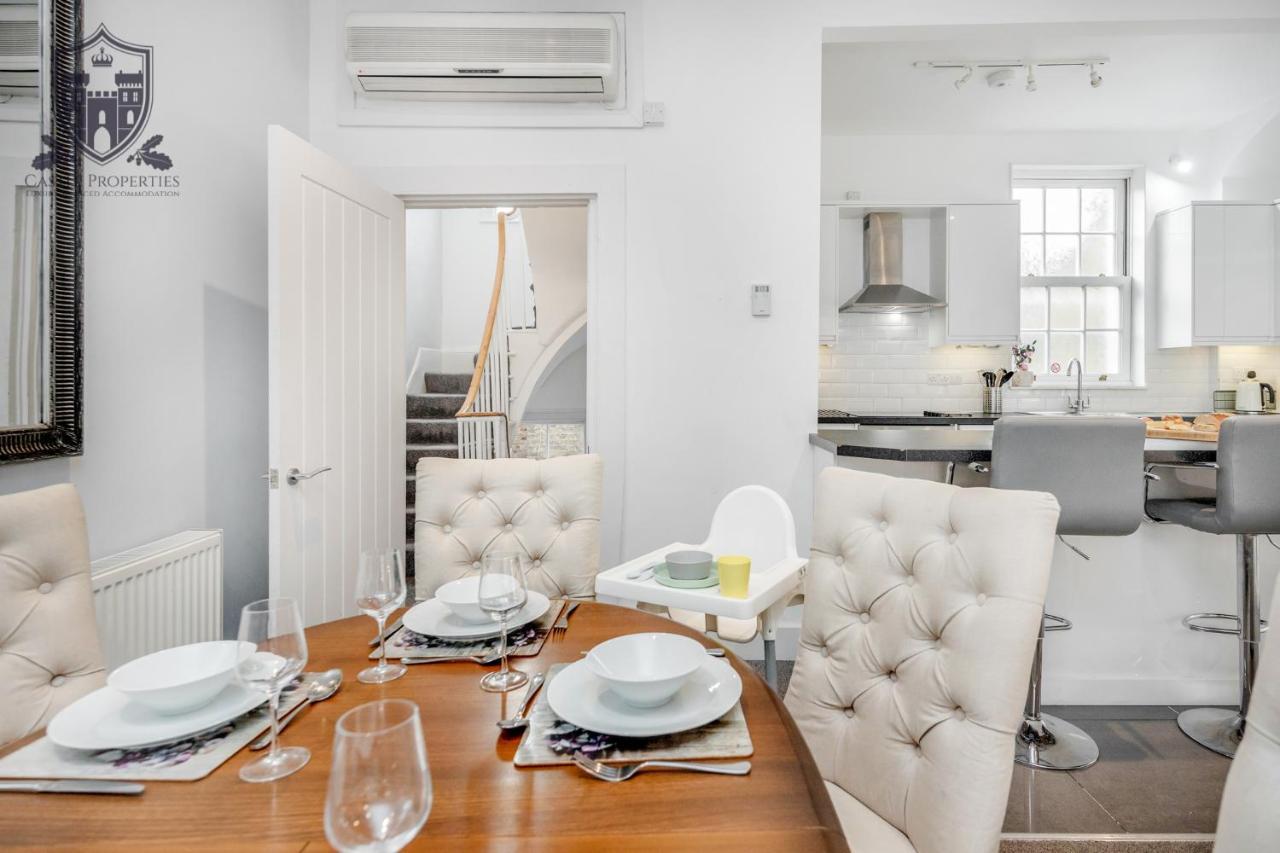 Castle Properties: The Sovereign 5 Bed Town House Windsor Ngoại thất bức ảnh