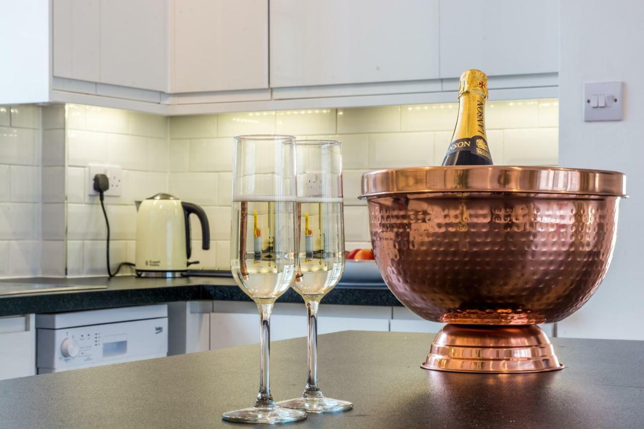 Castle Properties: The Sovereign 5 Bed Town House Windsor Ngoại thất bức ảnh